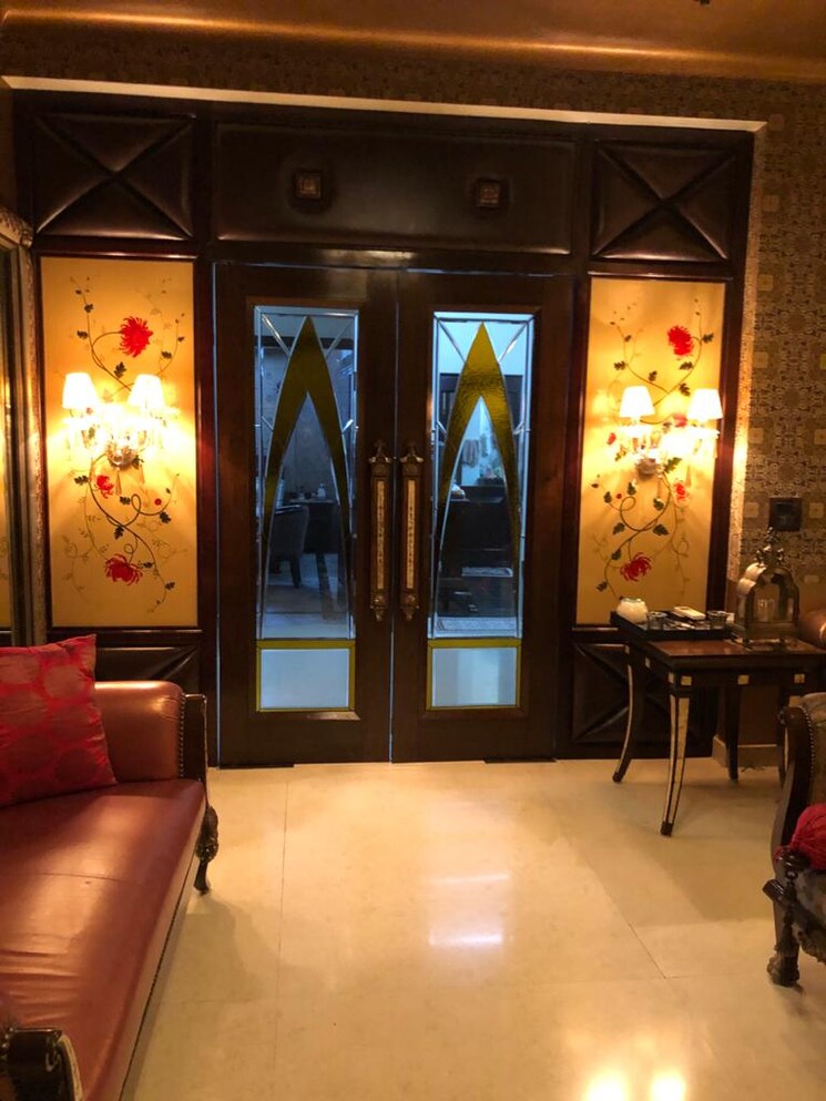 Gym, sainik farm 4 Bedroom 1200 Sq.Yd. Villa In Sainik Farm Delhi 9177809