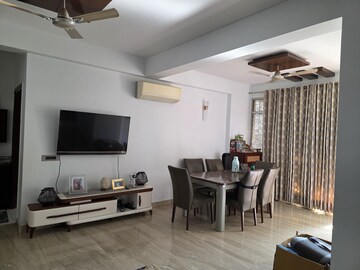 Building Lobby in 3 BHK Apartment at DLF Silver Oaks, Sector 26 – for Sale