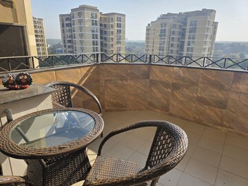 3 BHK Apartment – Exterior View View at DLF Silver Oaks, Sector 26 - for Sale