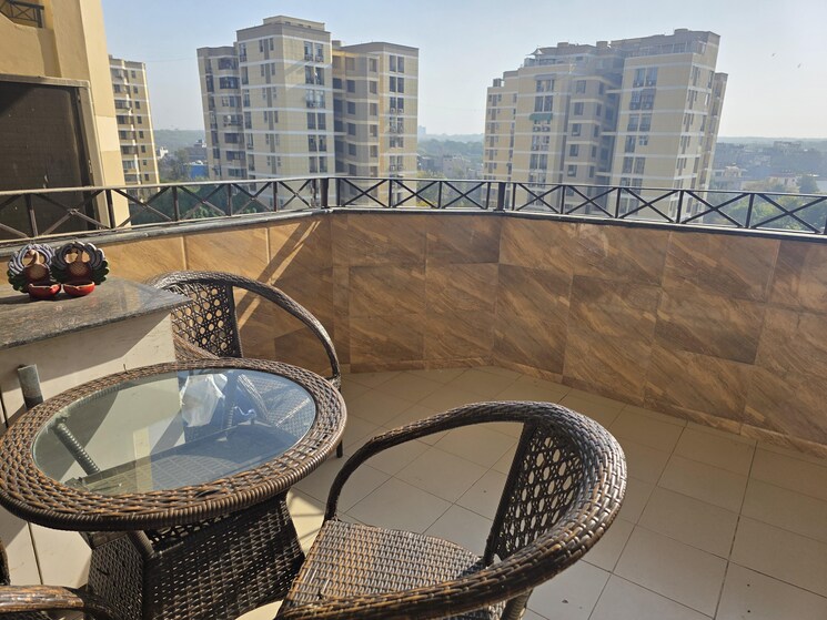 Exterior View, dlf-silver-oaks 3 Bedroom 1600 Sq.Ft. Apartment In Sector 26 Gurgaon 9177763