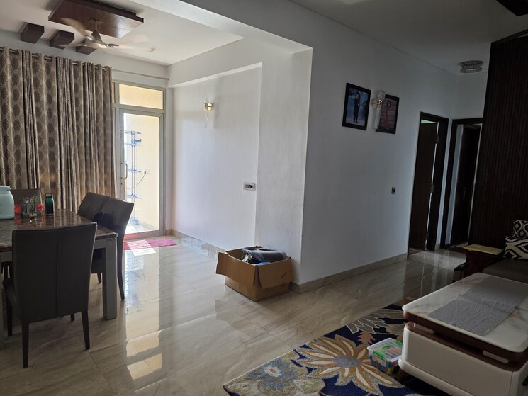 Living Room, dlf-silver-oaks 3 Bedroom 1600 Sq.Ft. Apartment In Sector 26 Gurgaon 9177763