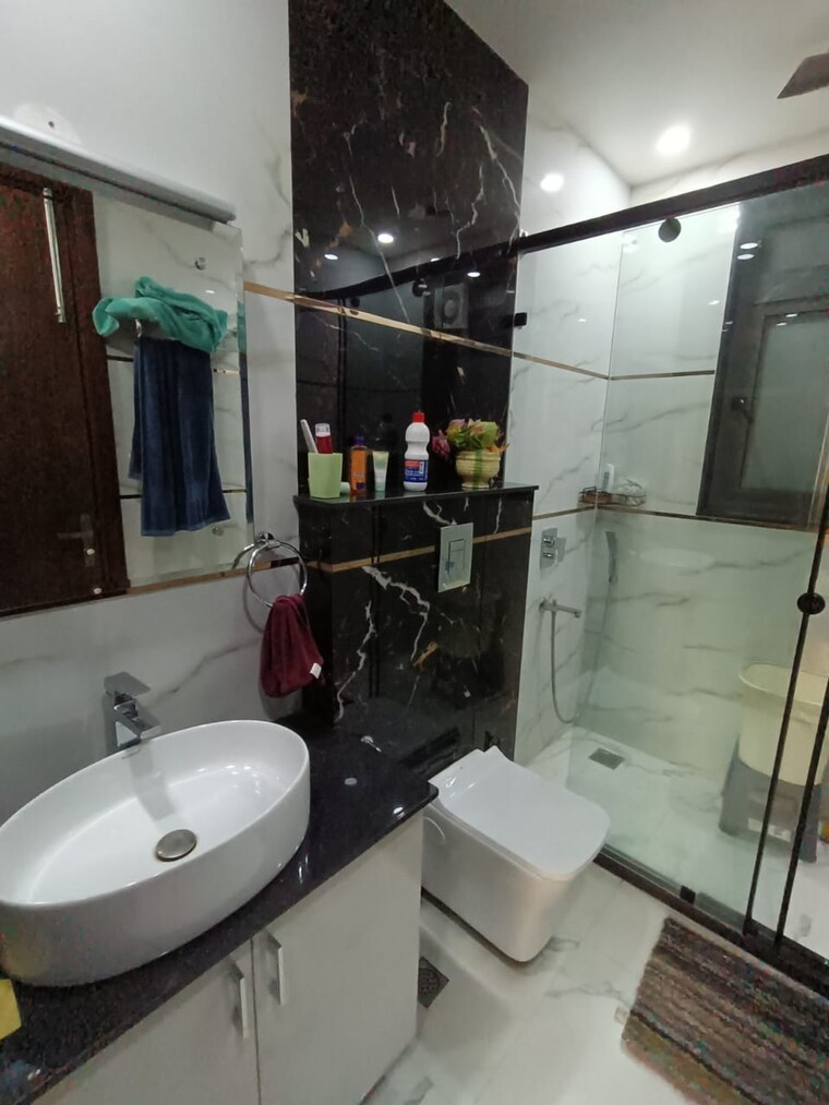 Attached Bathroom, dlf phase i 6+ Bedroom 4500 Sq.Ft. Villa In Dlf Phase I Gurgaon 9177793
