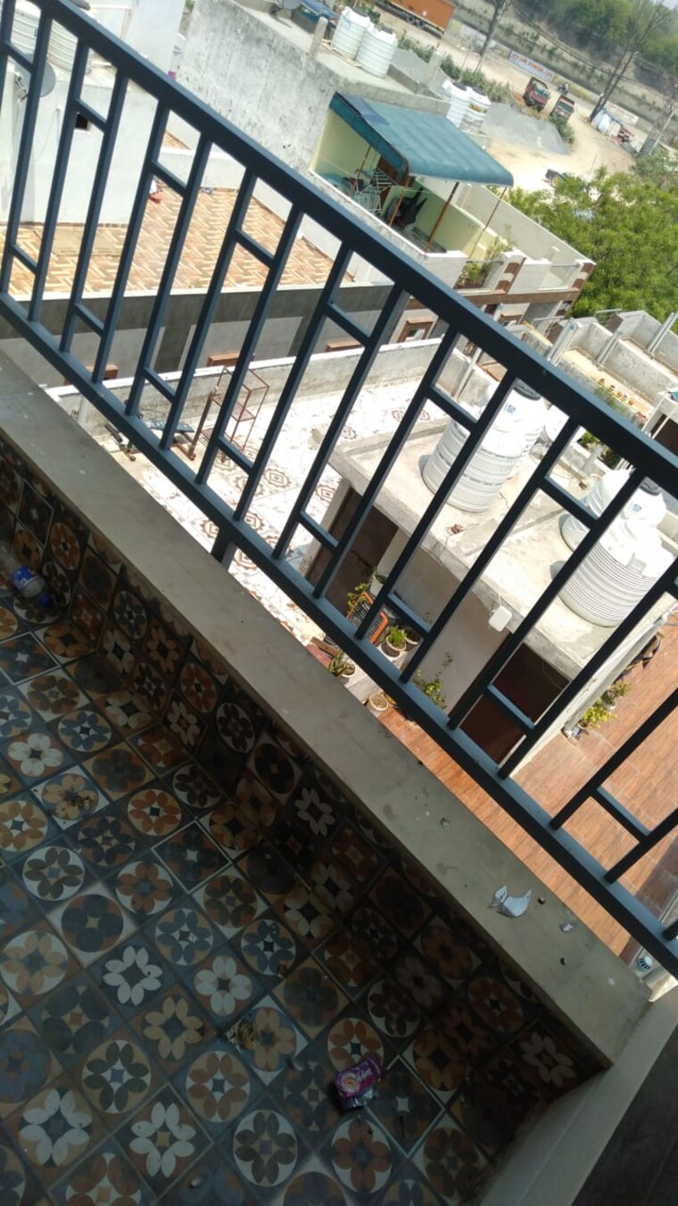 Balcony, dwarka mor 2 Bedroom 70 Sq.Yd. Builder Floor In Dwarka Mor Delhi 9177798