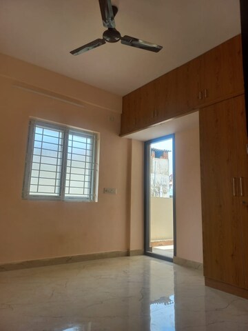 Room in 1 BHK Builder Floor at Ejipura – for Rent