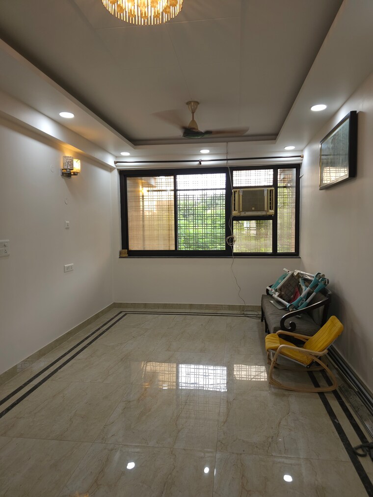Room, sector 22 dwarka 3 Bedroom 1650 Sq.Ft. Apartment In Sector 22 Dwarka Delhi 9178005
