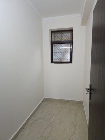 Room in 3 BHK Apartment at Sector 22 Dwarka – for Sale