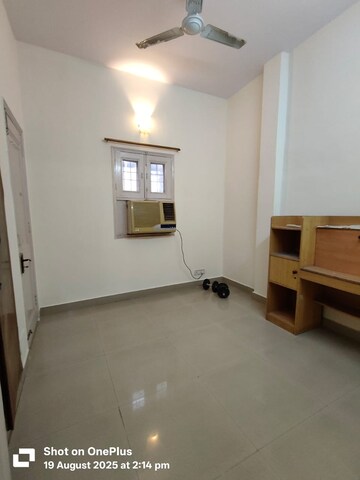 Room in 2 BHK Builder Floor at Saket – for Rent