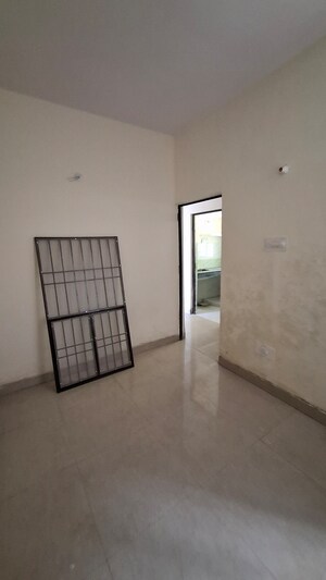 Living Room in 1.5 BHK Apartment at Sector 10 Greater Noida – for Sale