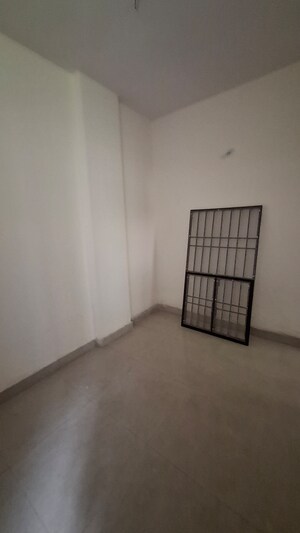 Room in 1.5 BHK Apartment at Sector 10 Greater Noida – for Sale