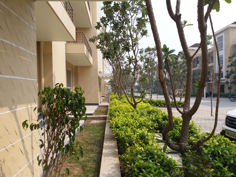 Garden, bptp-parkland-pride 4 Bedroom 1400 Sq.Ft. Builder Floor In Sector 77 Faridabad 9177990