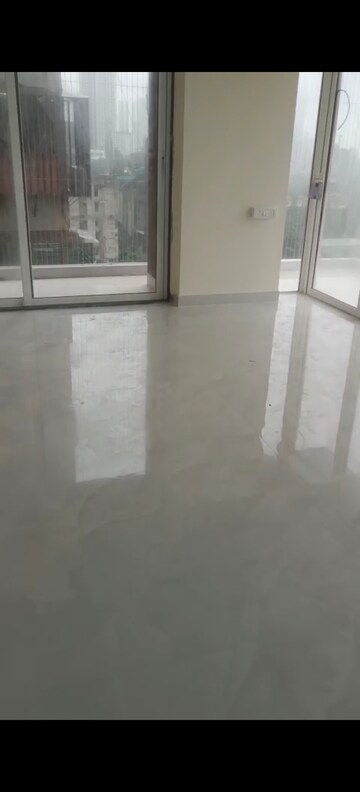 Room in 3 BHK Apartment at Rubberwala White House, Sewri – for Sale