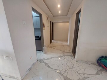 Room in 2 BHK Apartment at Tardeo – for Sale