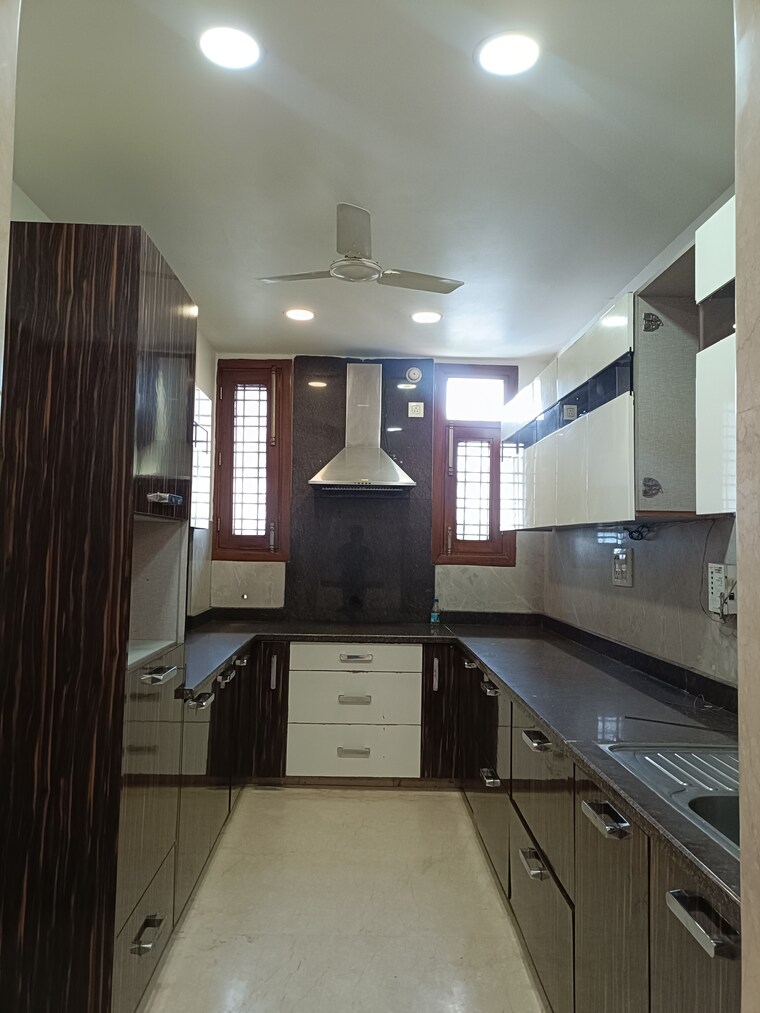 Kitchen, anand vihar 3 Bedroom 1800 Sq.Ft. Builder Floor In Anand Vihar Delhi 9178023
