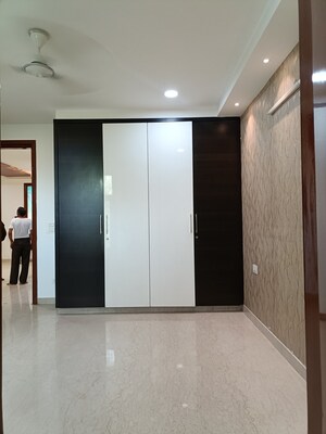 Room in 3 BHK Builder Floor at Anand Vihar – for Sale