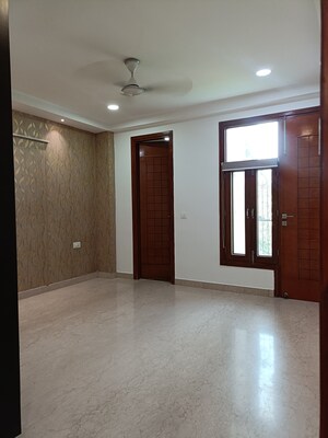Room in 3 BHK Builder Floor at Anand Vihar – for Sale