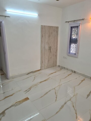Room in 2 BHK Builder Floor at Safdarjung Development Area – for Rent