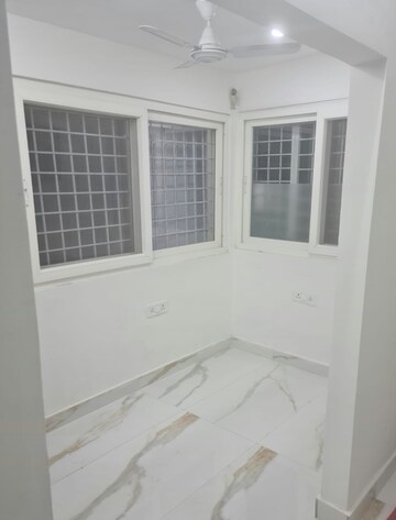 Room in 2 BHK Builder Floor at Safdarjung Development Area – for Rent