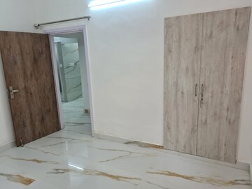Room in 2 BHK Builder Floor at Safdarjung Development Area – for Rent
