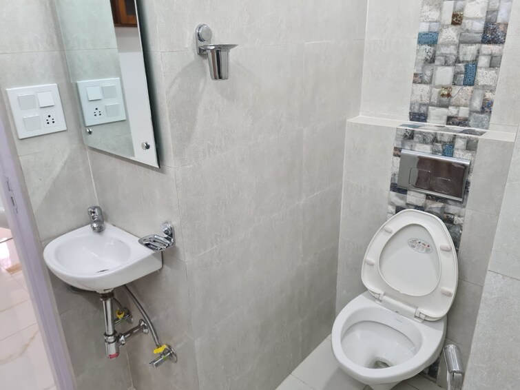 Bathroom, safdarjung development area 2 Bedroom 1300 Sq.Ft. Builder Floor In Safdarjung Development Area Delhi 9178020