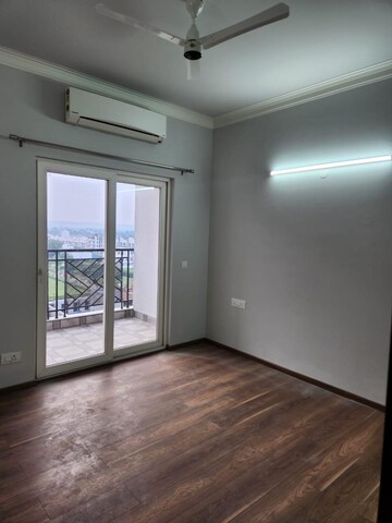 Room in 2.5 BHK Apartment at Central Park Cerise Suites, Sohna Sector 33 – for Rent