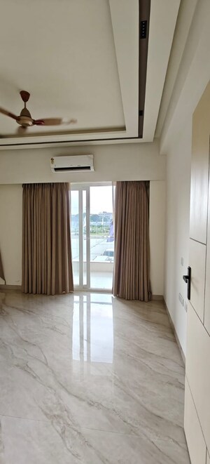 Room in 4 BHK Builder Floor at Sector 84 – for Sale