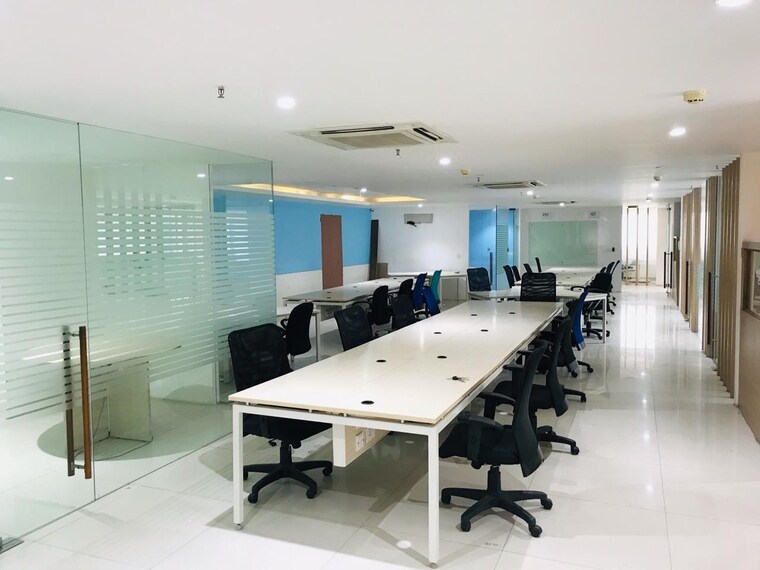 Team Area, vijay nagar Commercial Office Space 3900 Sq.Ft. In Vijay Nagar Indore 9178019