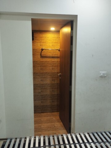 Room in 1 BHK Apartment at Lodha Crown Quality Homes, Majiwada – for Rent