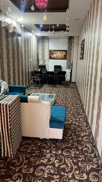  Showroom For Sale in Jarnail Enclave, Dhakoli