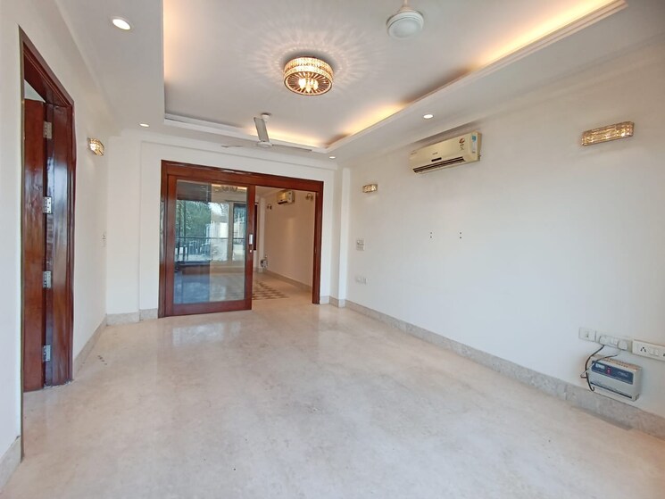 Room, greater kailash i 3 Bedroom 208 Sq.Yd. Builder Floor In Greater Kailash I Delhi 9178059