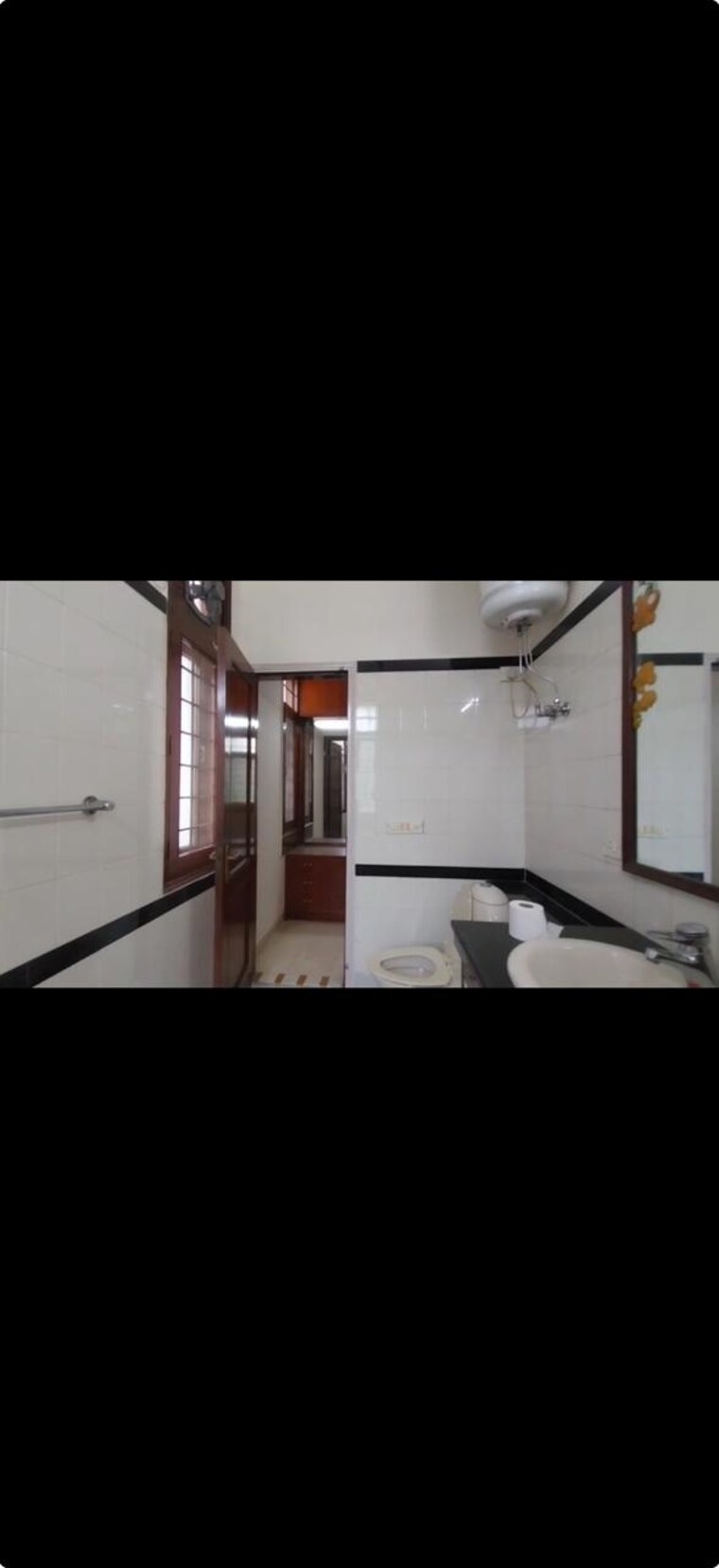 Kitchen, sarvodaya enclave 2 Bedroom 1700 Sq.Ft. Builder Floor In Sarvodaya Enclave Delhi 9178053