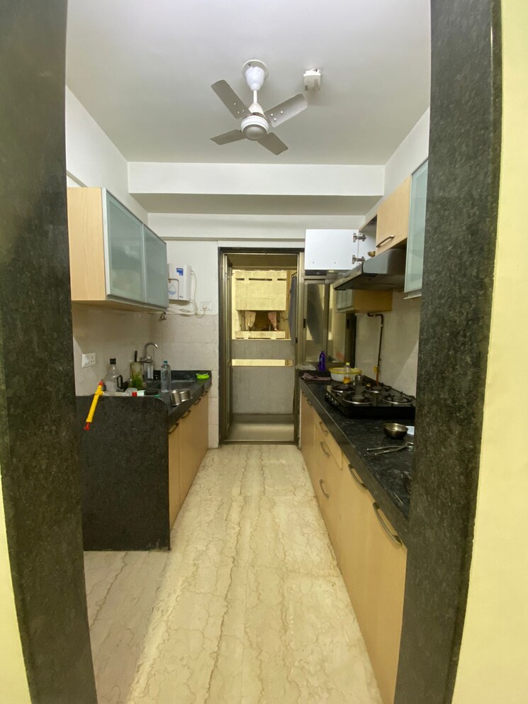 Kitchen, dn nagar 2 Bedroom 640 Sq.Ft. Apartment In Dn Nagar Mumbai 9178049