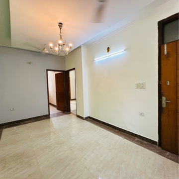 Room in 3 BHK Builder Floor at Saket – for Rent