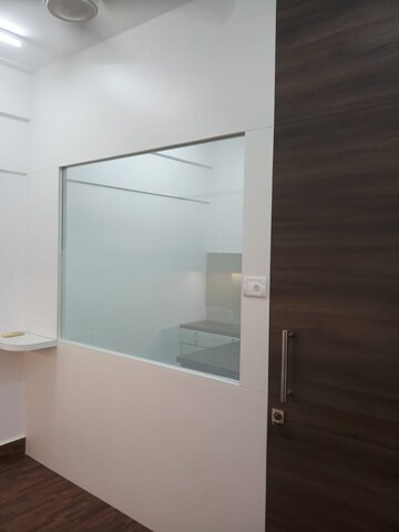 Room in  Office Space at Tardeo – for Rent