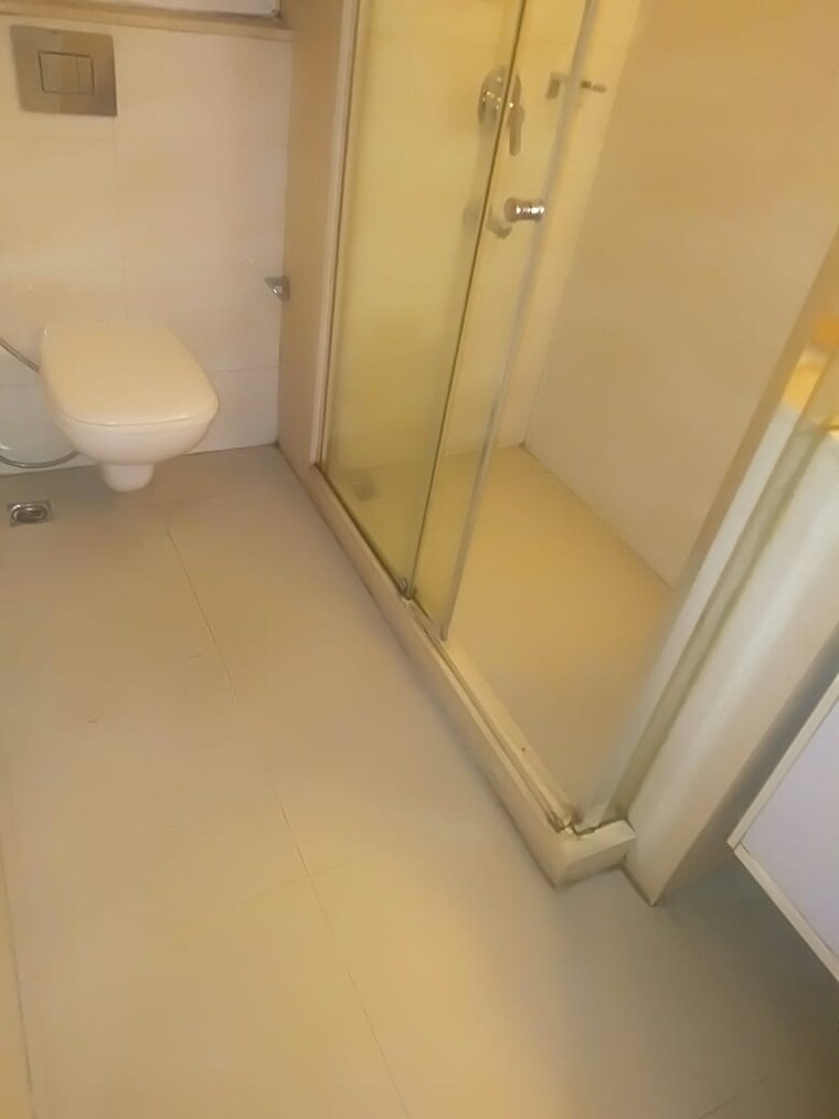 Bathroom, dlf-the-belaire 4 Bedroom 4200 Sq.Ft. Apartment In Sector 54 Gurgaon 9177744