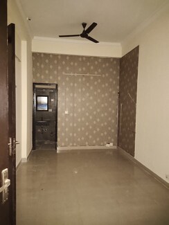3 BHK + Servant Room Apartment For Sale in Assotech Windsor Court