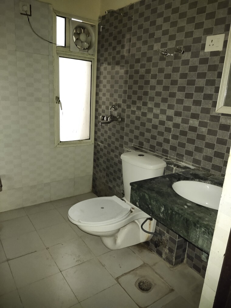 Bathroom, assotech-windsor-court 3 Bedroom 1390 Sq.Ft. Apartment In Sector 78 Noida 9178109