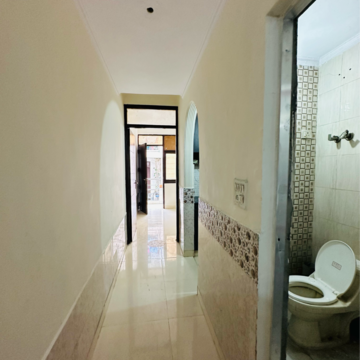 Building Lobby in 1 BHK Builder Floor at Saket – for Rent