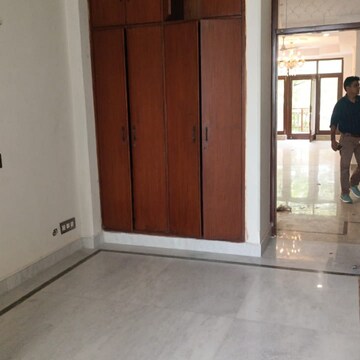 Room in 3 BHK Builder Floor at Chittaranjan Park – for Rent