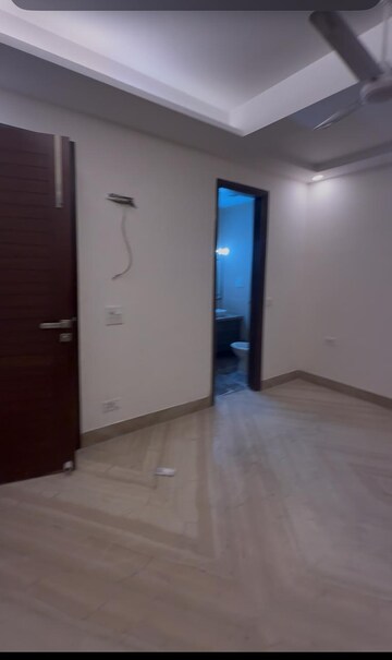 Room in 3 BHK Builder Floor at Kalkaji – for Rent