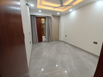 Room in 4 BHK Builder Floor at Vasundhara Sector 5 – for Sale