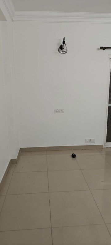 Furnished Amenities in 3 BHK Apartment at Paramount Emotions, Sector 1 Greater Noida – for Rent