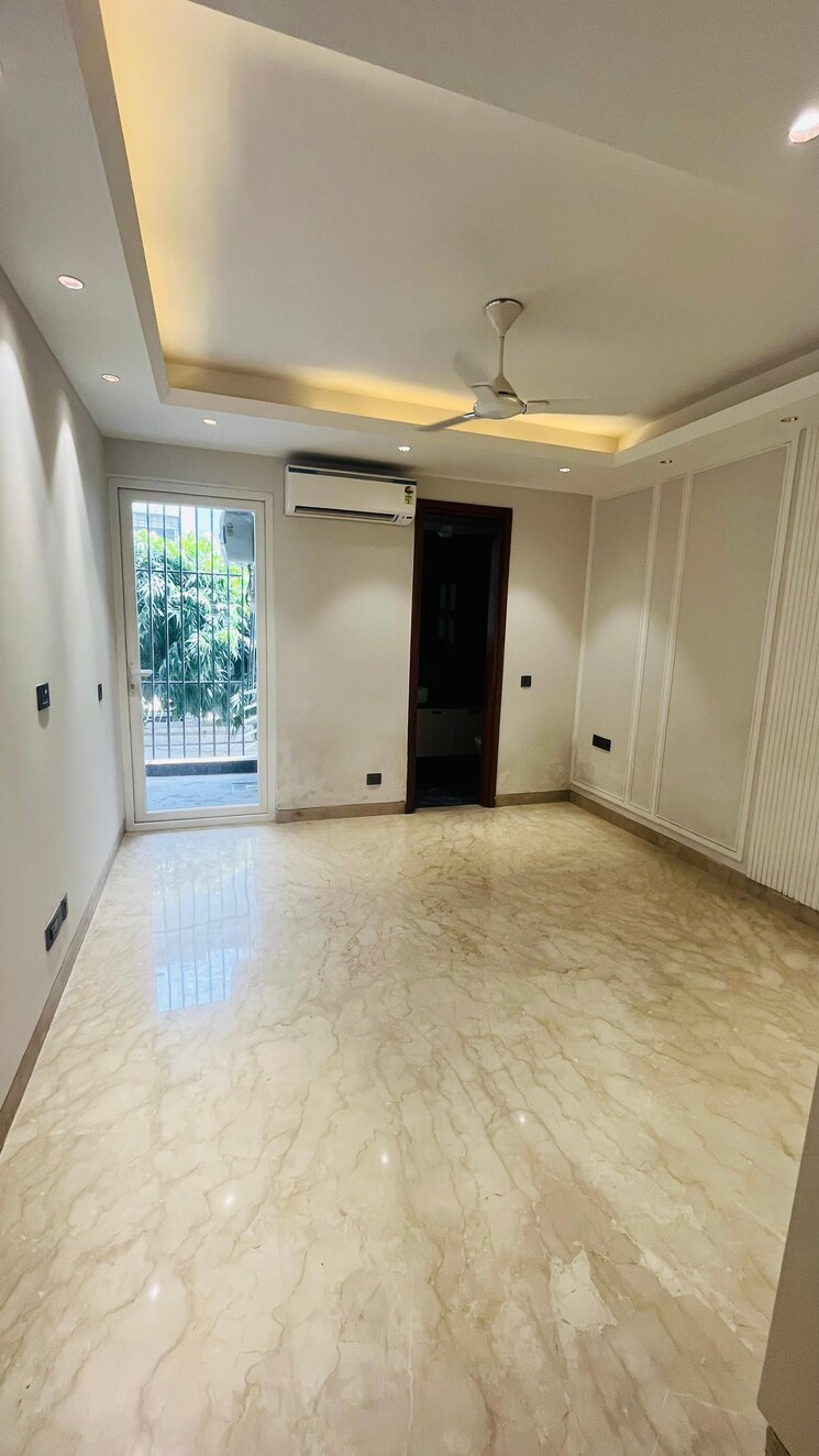 Room, greater kailash i 3 Bedroom 1872 Sq.Ft. Builder Floor In Greater Kailash I Delhi 9178138