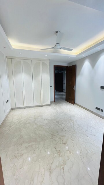 Room in 3 BHK Builder Floor at Greater Kailash I – for Rent