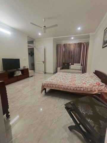 Bedroom in 2 BHK Villa at Sainik Farm – for Rent
