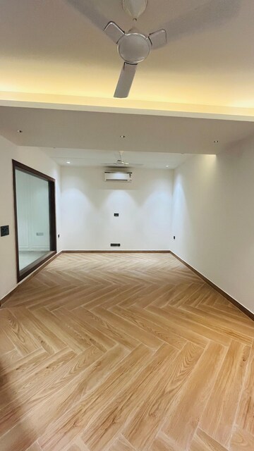 Room in 3 BHK Builder Floor at Greater Kailash I – for Rent