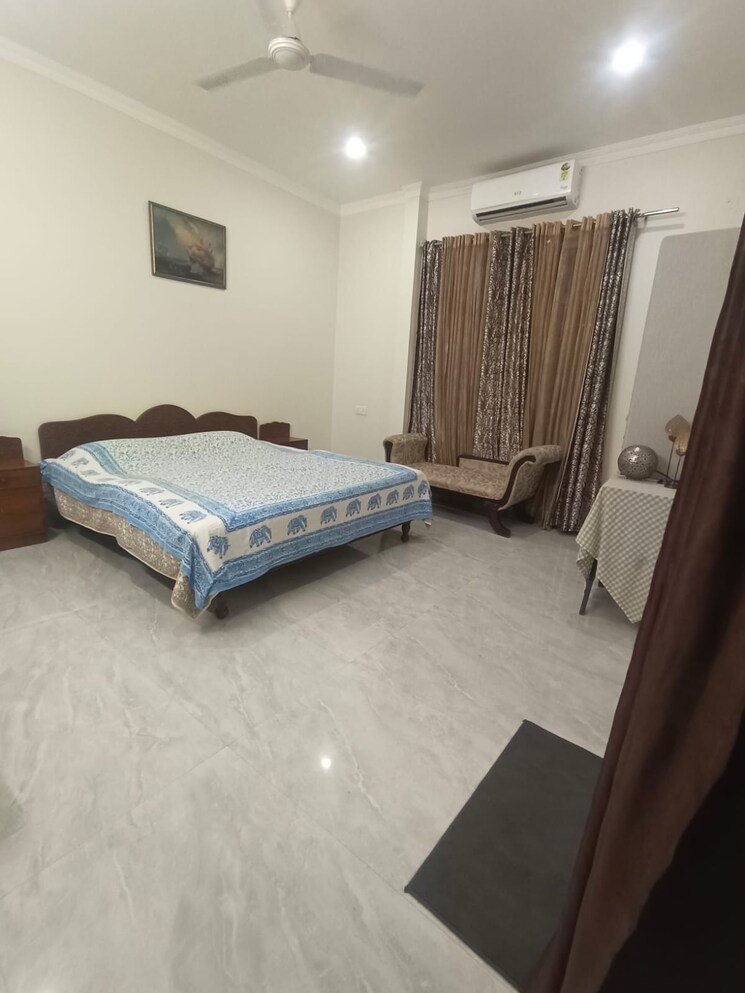 Bedroom, sainik farm 2 Bedroom 900 Sq.Ft. Villa In Sainik Farm Delhi 9178142