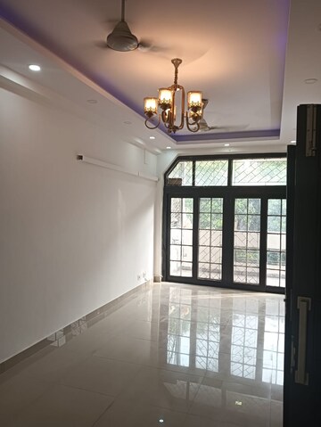 Bedroom in 3 BHK Builder Floor at Chittaranjan Park – for Rent