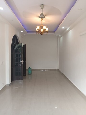 Room in 3 BHK Builder Floor at Chittaranjan Park – for Rent