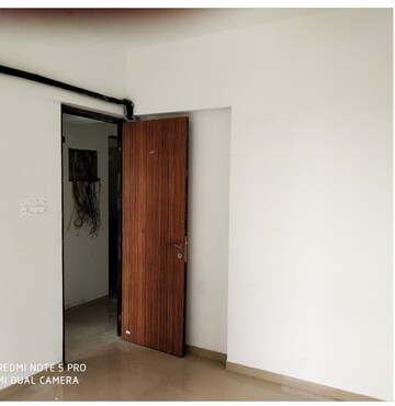 Room in 2 BHK Apartment at Lashkaria Anurag CHS, Andheri West – for Rent