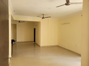 Room in 4 BHK Apartment at Assotech Windsor Court, Sector 78 – for Rent